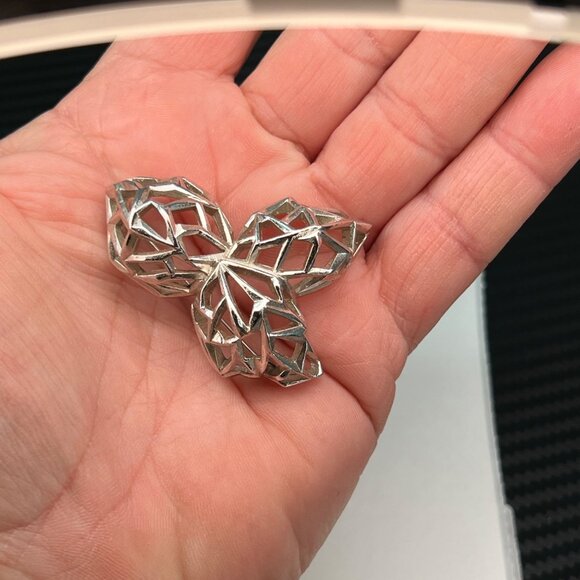 Vintage Silver Tone Crown TRIFARI Geometric Leaf Design Brooch Pin MCM - Picture 1 of 10